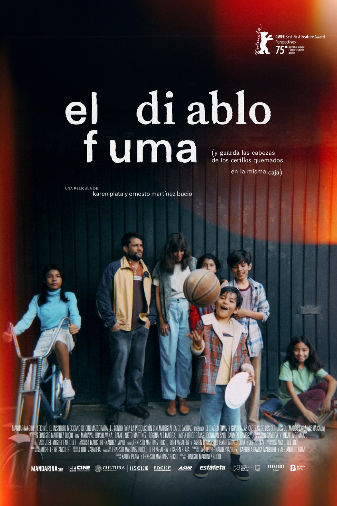 El diablo fuma (y guarda las cabezas de los cerillos quemados en la misma caja)